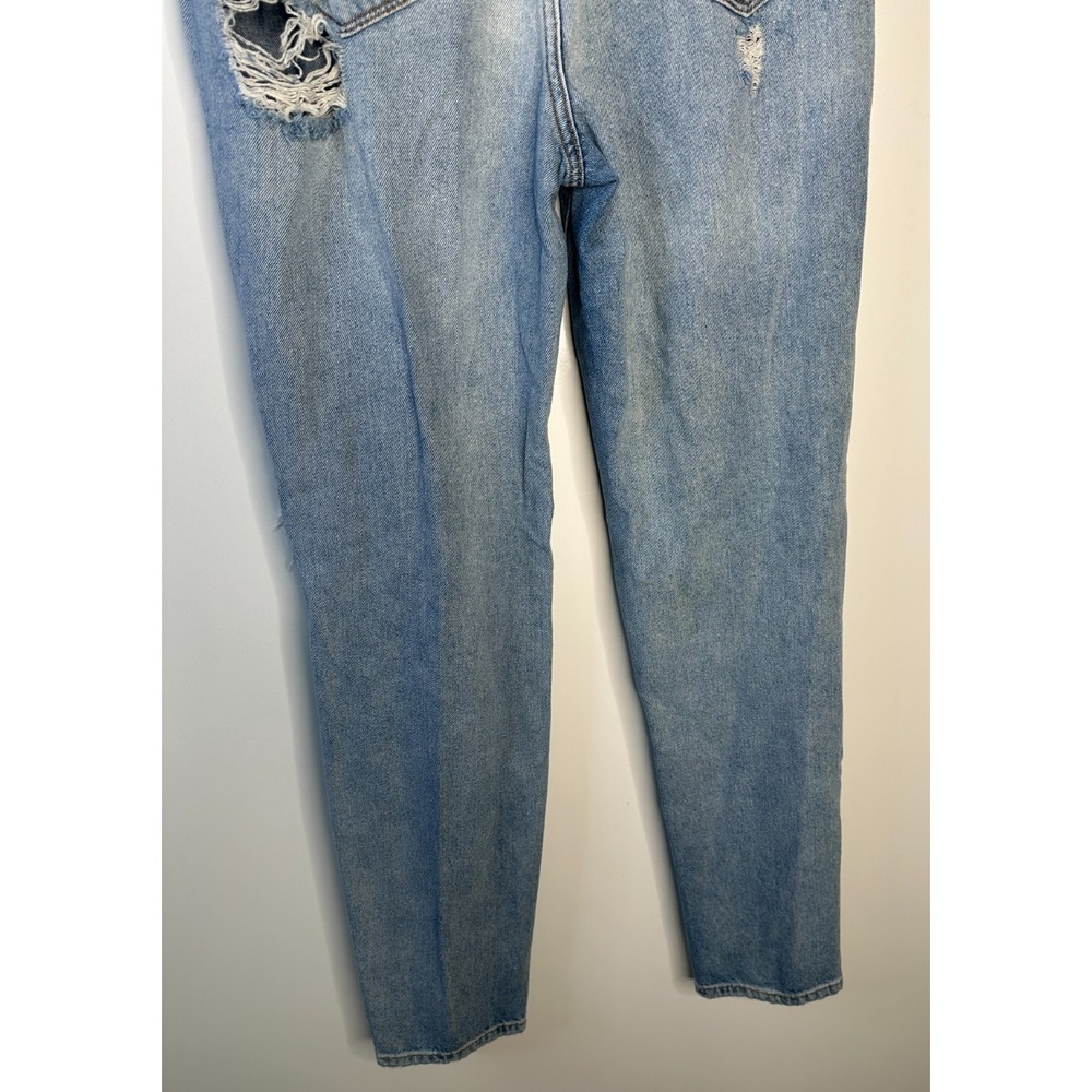 BDG Urban Outfitters High Waisted Destroyed Mom Jeans Light Wash Blue Denim 26 - Picture 11 of 15